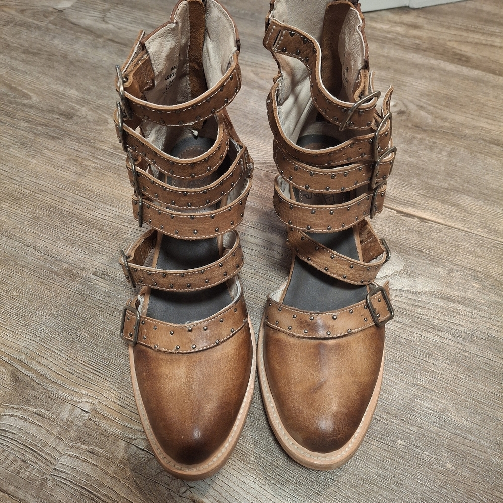 FREEBIRD SALTY Size 8,  Strappy Leather Boot